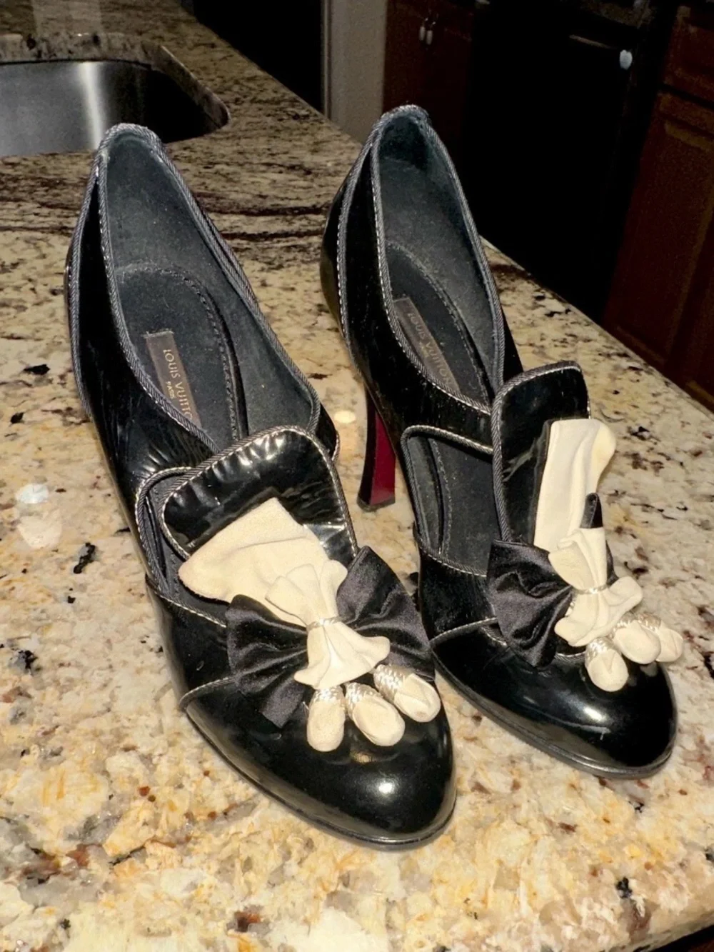 Vintage Louis Vuitton Black Leather Bow Accent Pumps